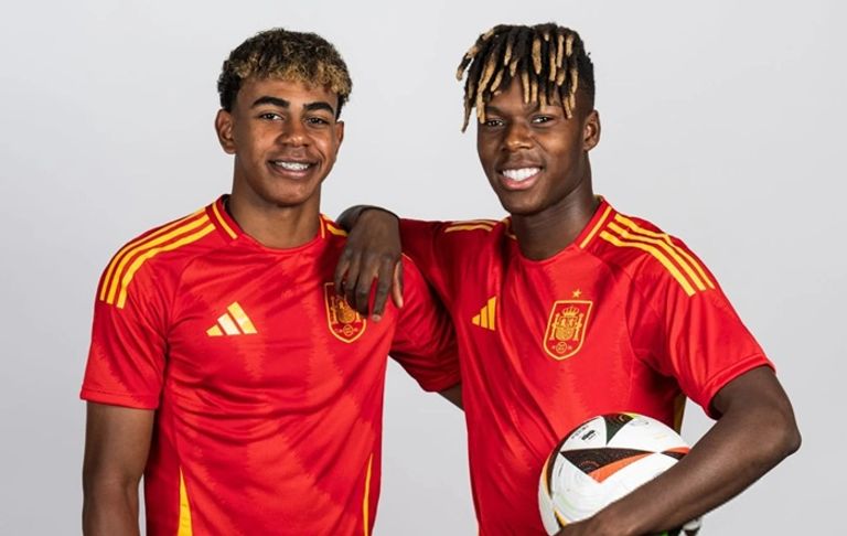 نيكو ويليامز ولامين يامال نيكو ويليامز