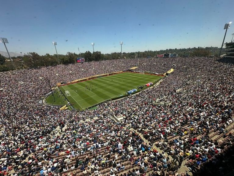 جمهور أتلتيكو مدريد وباريس سان جيرمان جمهور الأهلي وإنتر ميامي