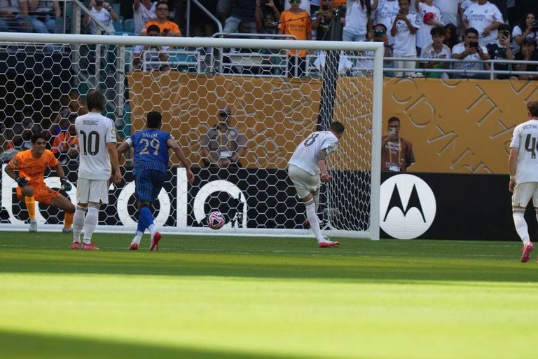النجم المغربي ياسين بونو