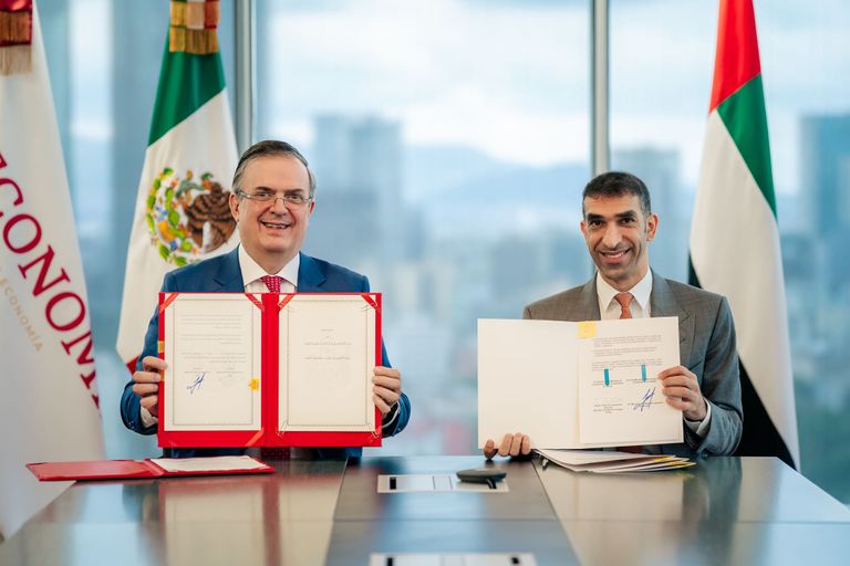 عبدالله بن زايد يلتقي وزير الاقتصاد المكسيكي