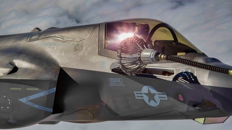 مقاتلة من طراز F-22 الأمريكية