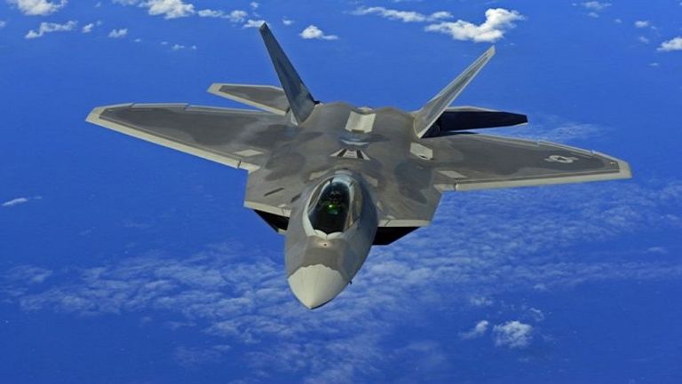 مقاتلة من طراز F-22 الأمريكية