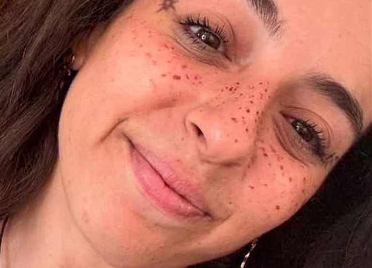 الفنانة سارة عبدالرحمن