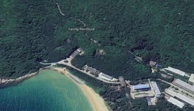 صور أقمار صناعية لقاعدة لونغبو البحرية في شبه جزيرة يالونغ الصينية