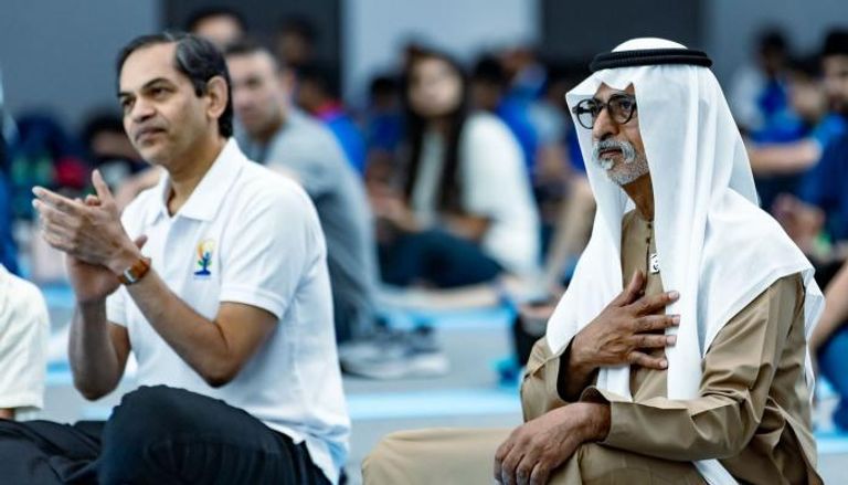 نهيان بن مبارك يشهد الاحتفال باليوم العالمي لليوغا
