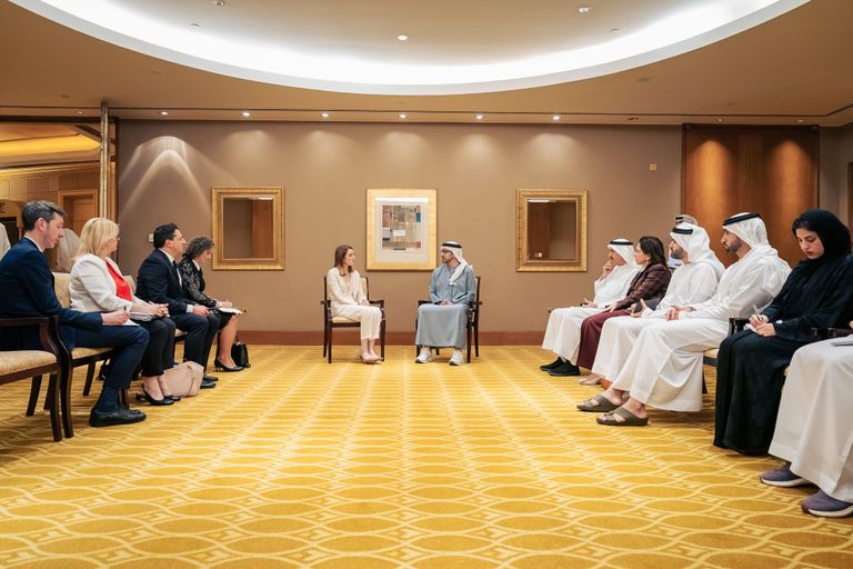 الشيخ عبدالله بن زايد آل نهيان مع رئيسة البرلمان الأوروبي
