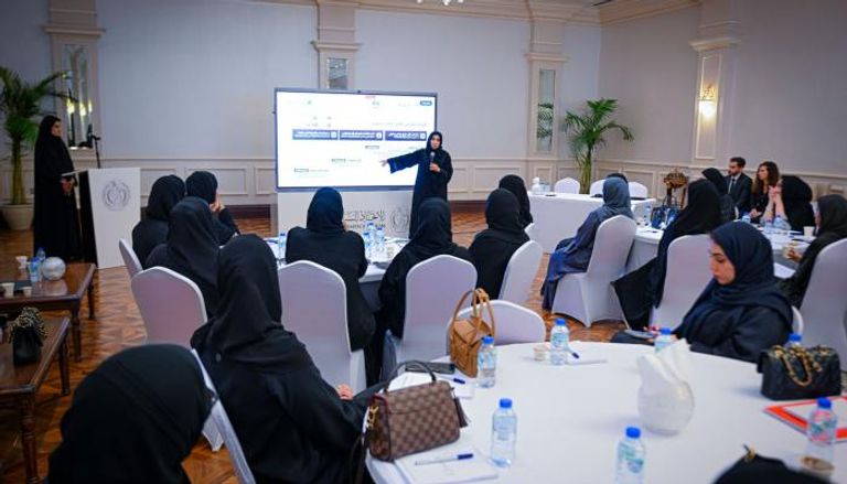 تأهيل كوادر حقوق المرأة برعاية الشيخة فاطمة