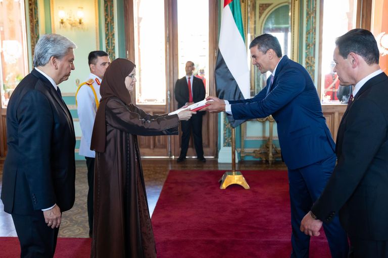 المرأة الإماراتية تعيش أزهى عصورها