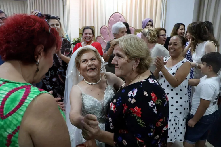 السيدة سمبل توبّاش
