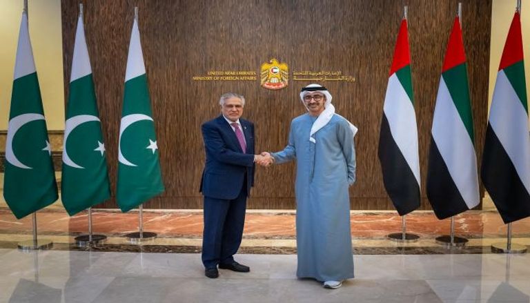 الشيخ عبدالله بن زايد آل نهيان يلتقي وزير الخارجية الباكستاني