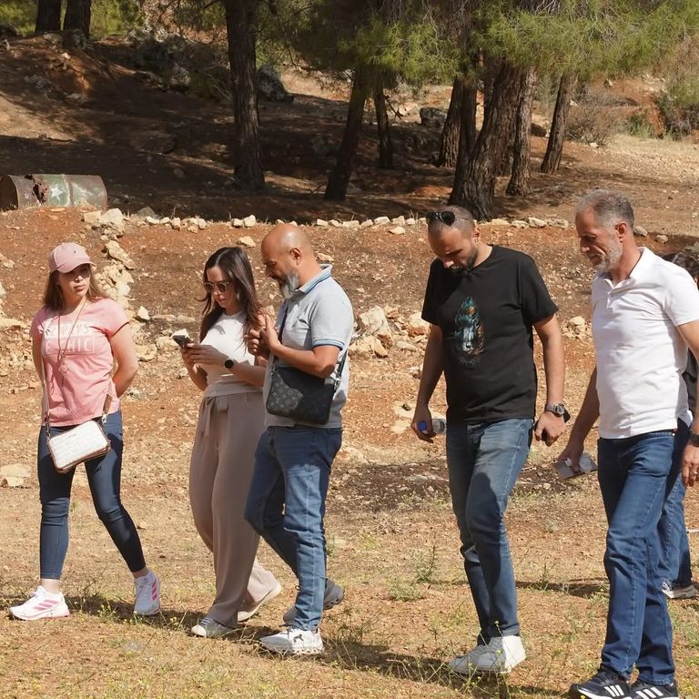 الفنان مكسيم خليل 