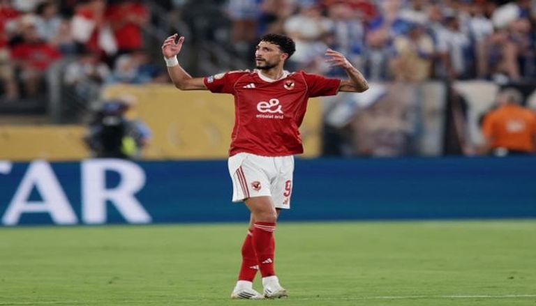وسام أبوعلي لاعب الأهلي