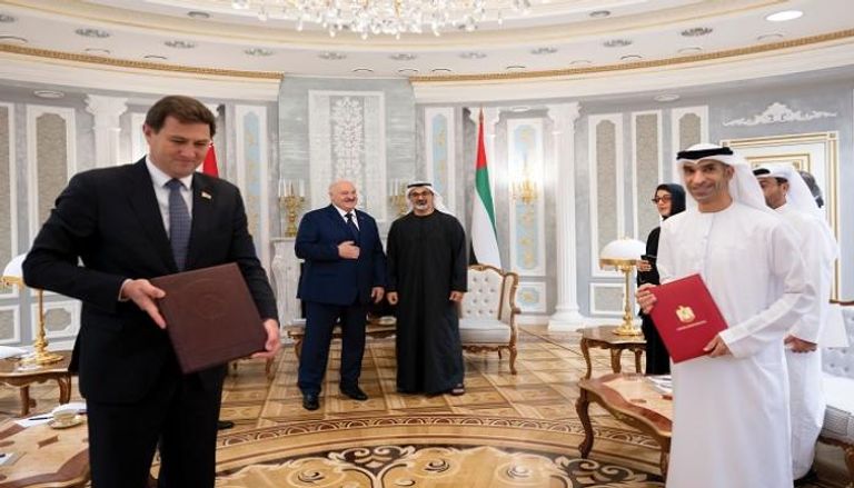 جانب من مراسم تبادل اتفاقية «التجارة في الخدمات والاستثمار»