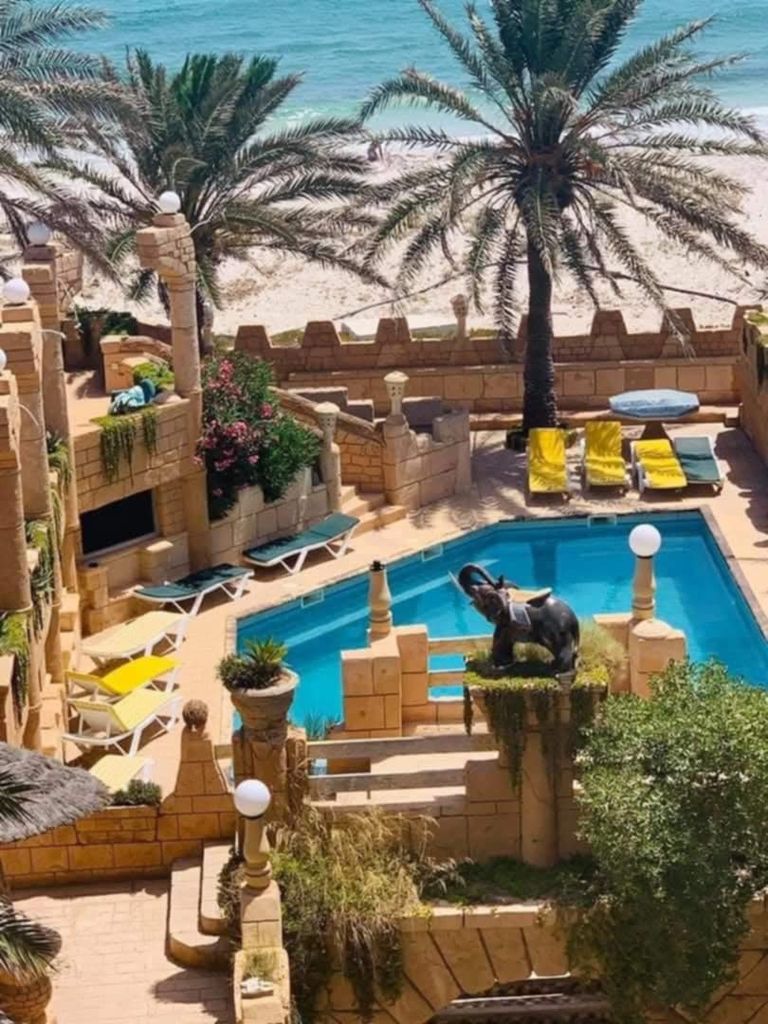 شاطئ سلقطة في تونس