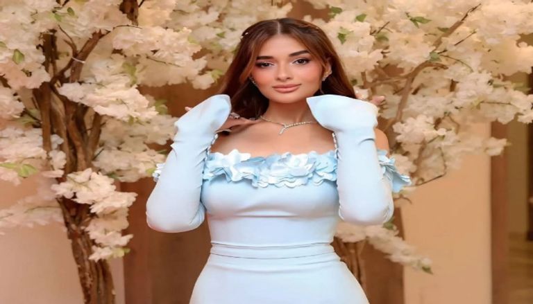 ملك أحمد زاهر تطلق أول فيلم قصير شنطة سفر ملك أحمد زاهر تطلق أول فيلم قصير شنطة سفر