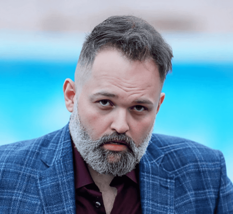 الفنان والمنتج محمد محمود عبد العزيز