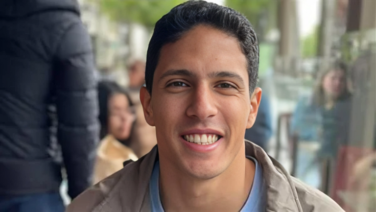 الشاب مصطفى أحد الناجين من حريق خط غاز طريق الواحات