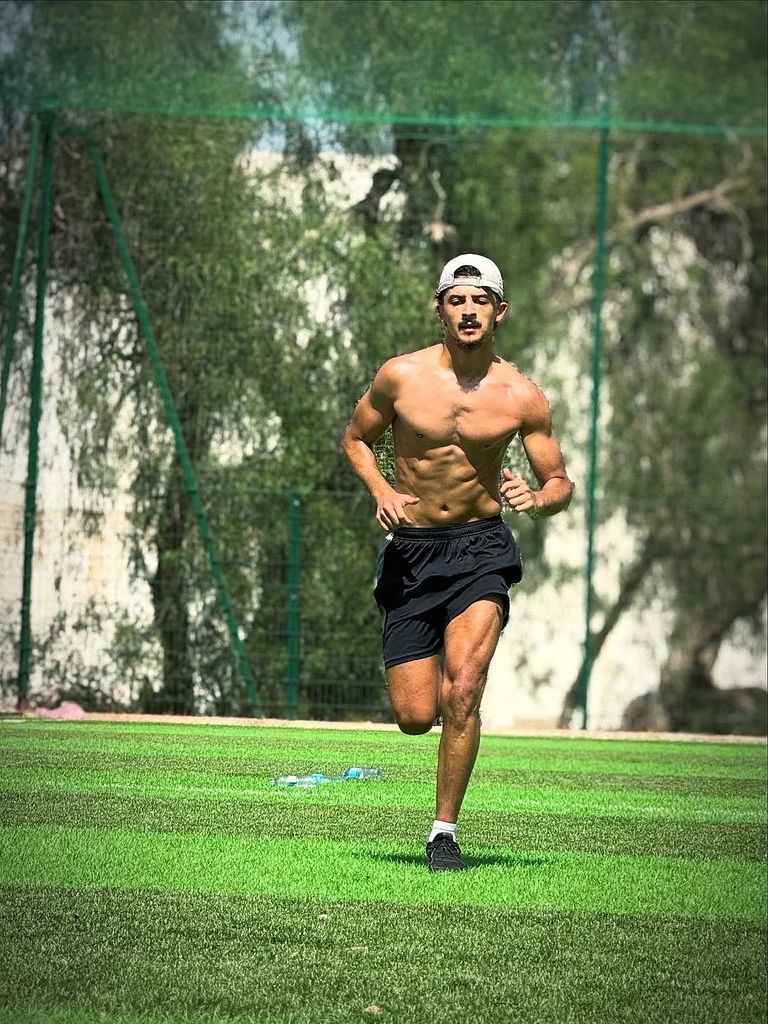 الموهبة الجزائرية محمد بشير بلومي