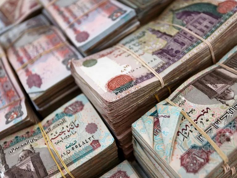 عملات ورقية فئة 100 جنيه مصري