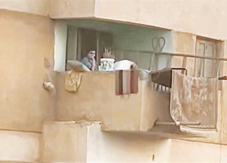 لقطة من فيديو الاعتداء على الطفل