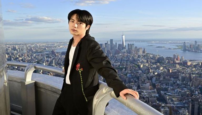 أعضاء BTS يحضرون حفل جين المنفرد في Goyang