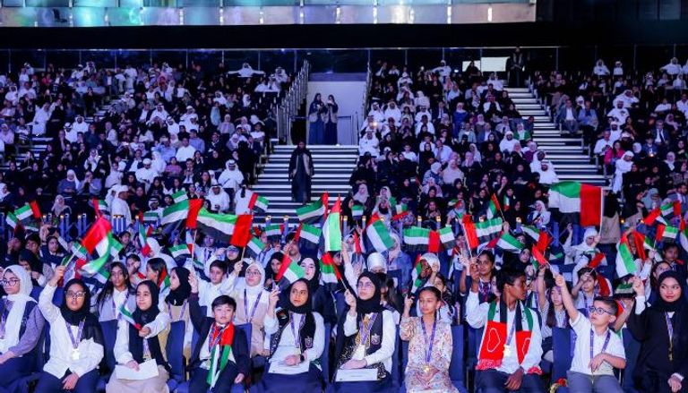 أبطال تحدي القراءة العربي في الإمارات