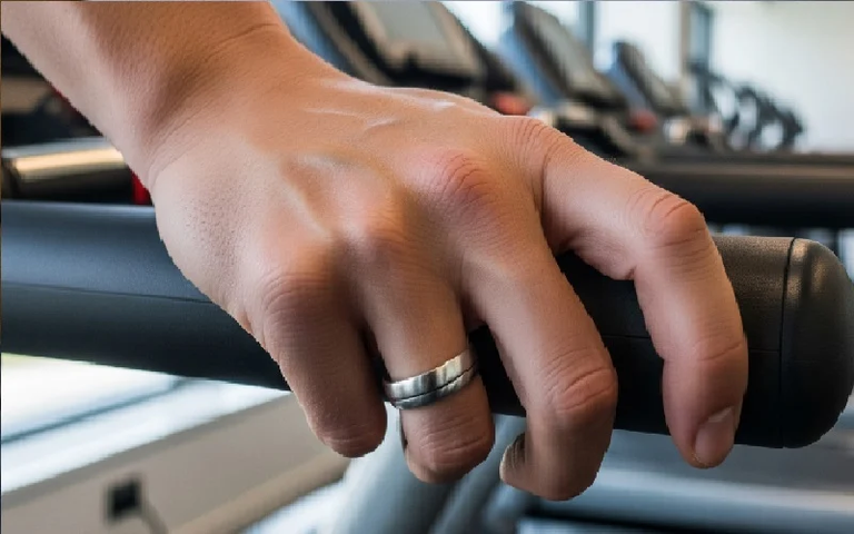 مخاطر ارتداء خاتم الزواج عند ممارسة التمارين الرياضية