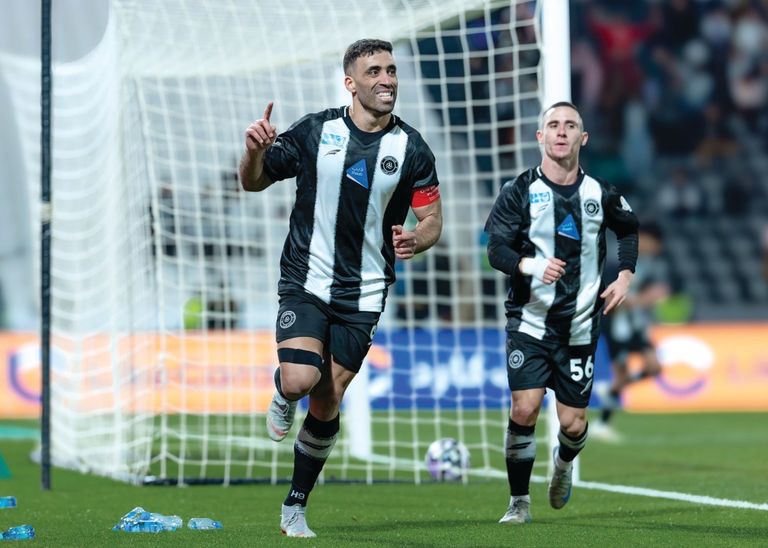 حمدالله على أعتاب الهلال السعودي
