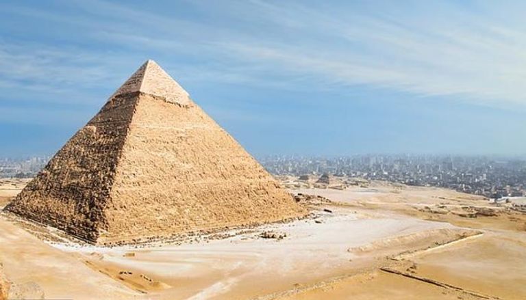 زاهي حواس كشف عن أدلة جديدة تتعلق بطريقة بناء الهرم الأكبر