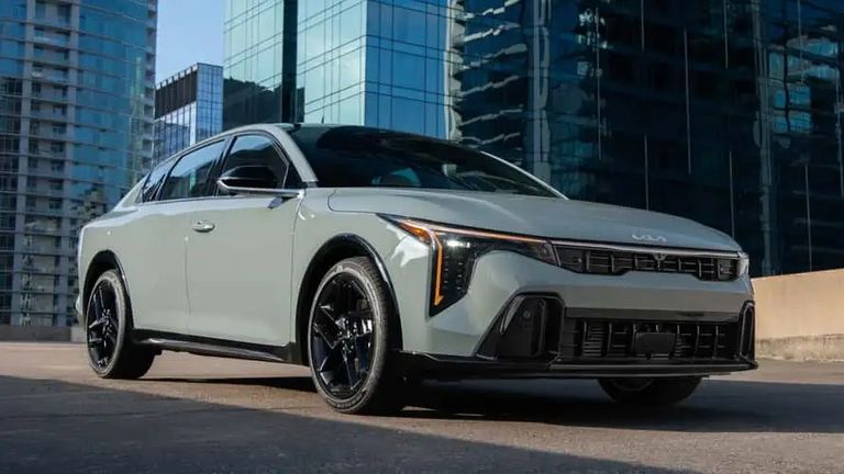 سيارة 2025 Kia K4 سيارة 2025 Honda Civic LX