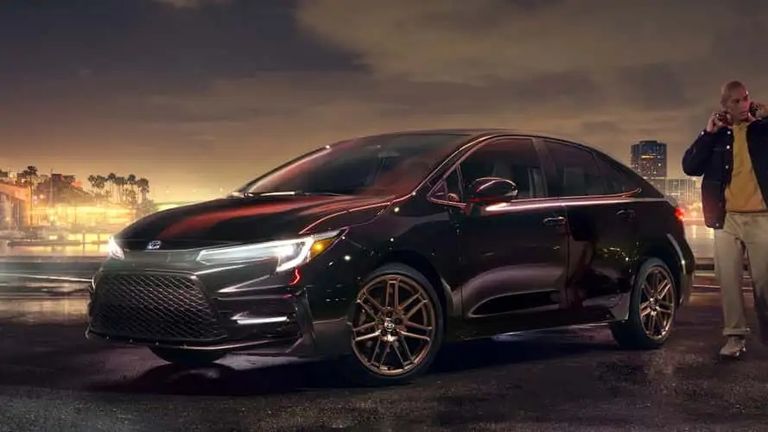 سيارة 2025 Toyota Corolla سيارة 2025 Honda Civic LX