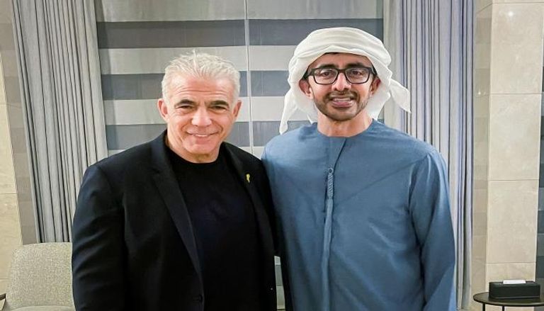 لقاء الشيخ عبدالله بن زايد آل نهيان وزعيم المعارضة الإسرائيلية