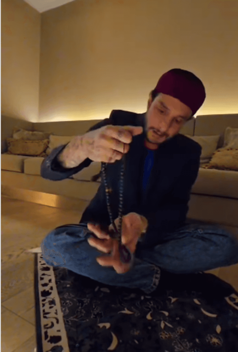 أحمد الفيشاوي يستعيد ذكريات والده 