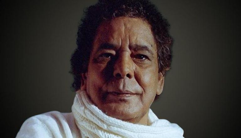 النجم محمد منير