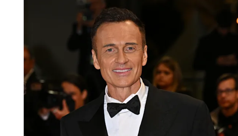 جوليان مكماهون