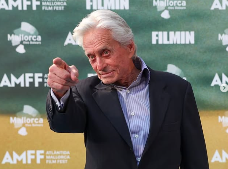 مايكل دوغلاس 