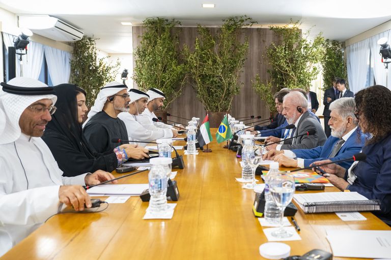  الشيخ خالد بن محمد بن زايد آل نهيان، ولي عهد أبوظبي، والرئيس البرازيلي
