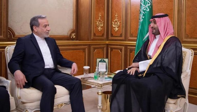 ولي العهد السعودي يستقبل وزير خارجية إيران