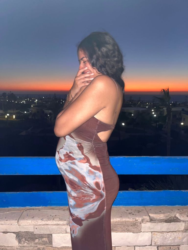 ثراء جبيل تكشف عن حملها الأول ثراء جبيل تكشف عن حملها الأول