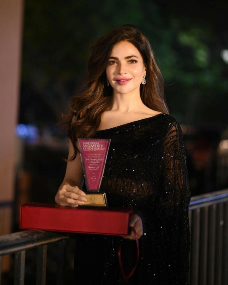 وفاة الممثلة الباكستانية همايرا أصغر