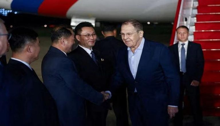 سيرغي لافروف يصل إلى وونسان