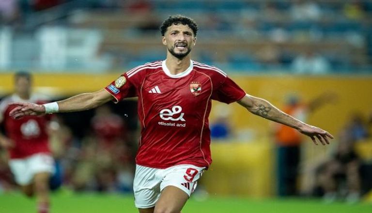 وسام أبو علي مهاجم الأهلي