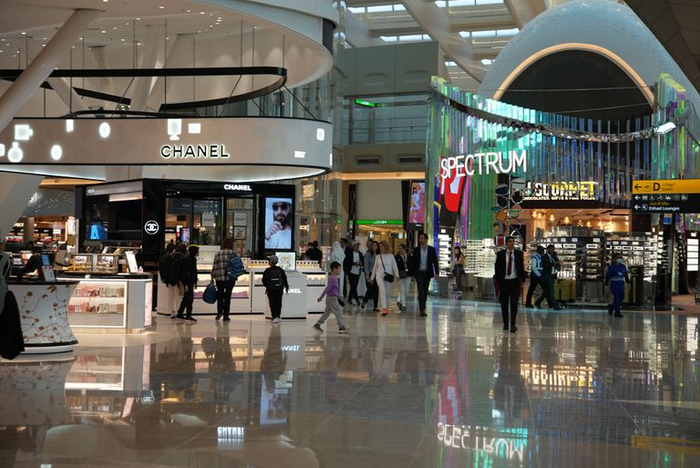 نمو مطرد لمطارات أبوظبي - وام