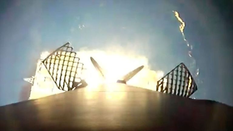 المهمة الغامضة التي تم إطلاقها من قاعدة كيب كانافيرال في فلوريدا