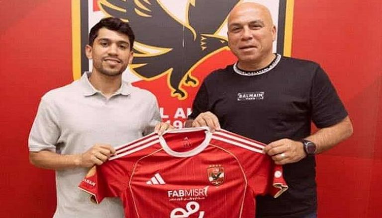 محمد شكري بقميص الأهلي