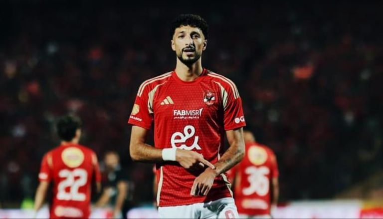 وسام أبو علي مهاجم الأهلي