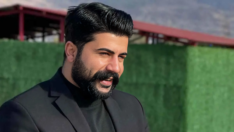 عارض الأزياء التركي أونور كارايل