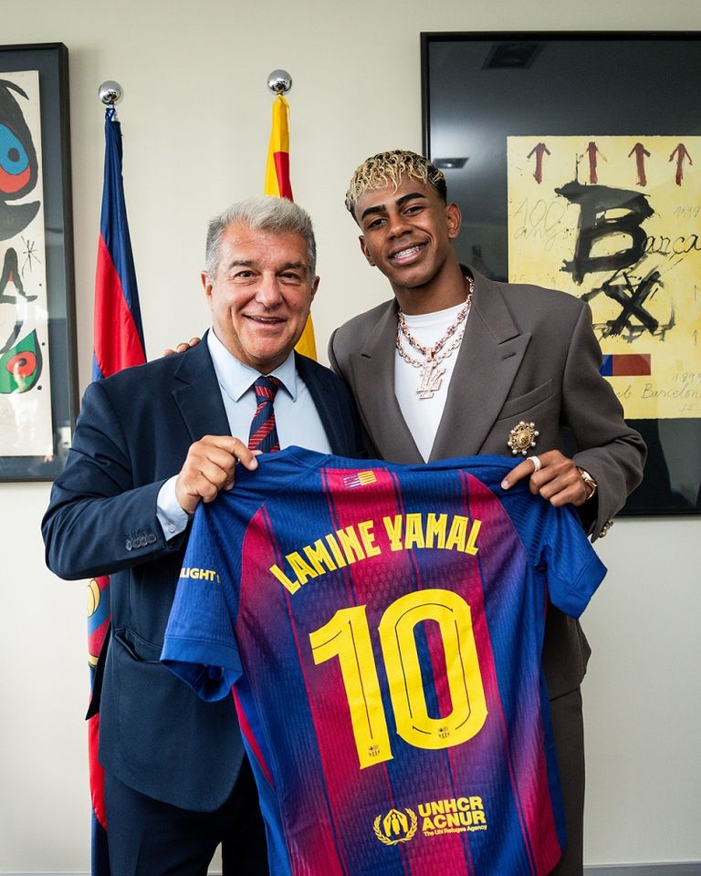 برشلونة يجدد عقد لامين يامال