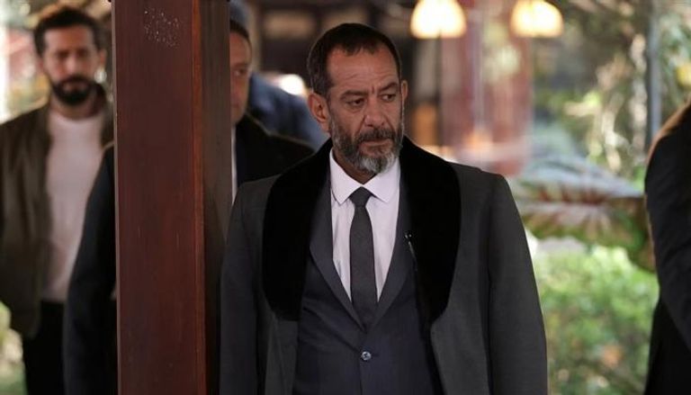 الفنان التركي إيمري تورون