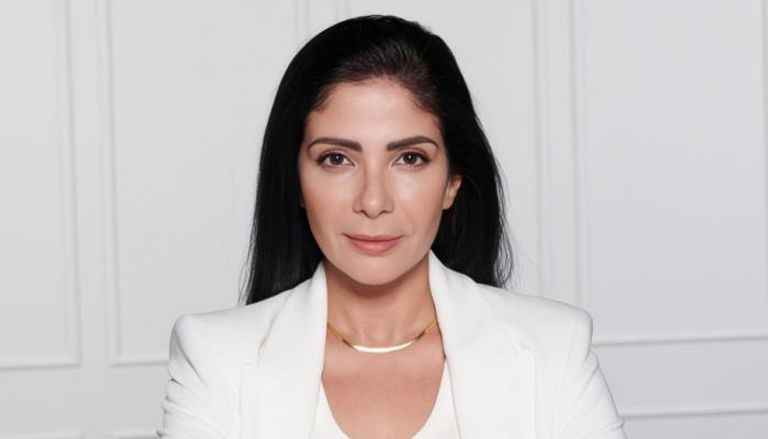الفنانة منى زكي